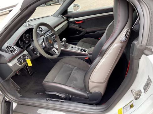Used 2021 Porsche 718 Boxster Spyder RWD image 21
