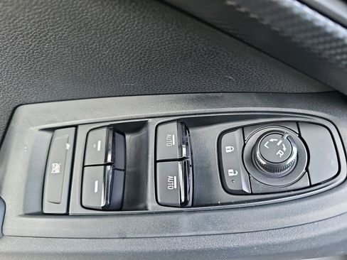Certified 2025 Subaru Crosstrek 2.0i Premium image 32