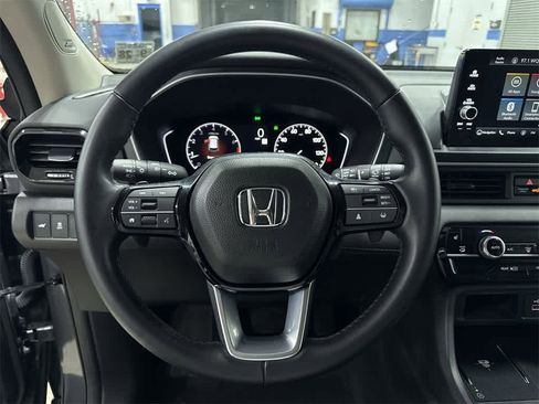 Used 2024 Honda Pilot Touring image 19