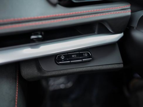 Used 2023 Chevrolet Corvette Stingray Premium Conv w/ Z51 Performance Package image 28