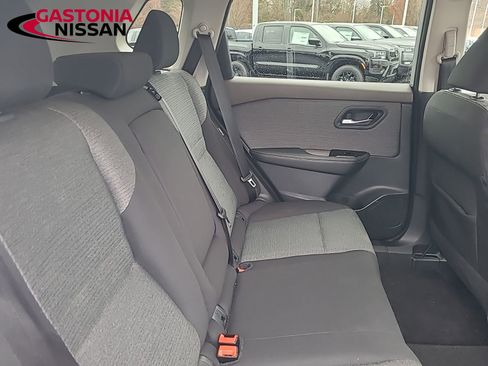 Used 2021 Nissan Rogue SV image 26