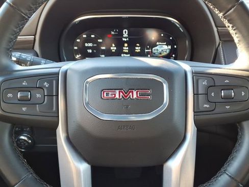 Used 2024 GMC Yukon XL SLT image 14