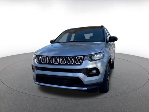 Used 2025 Jeep Compass Limited image 7