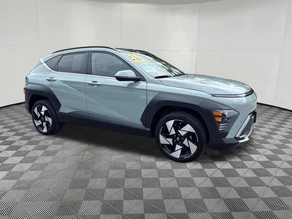 Used 2024 Hyundai Kona Limited AWD/4WD image 3