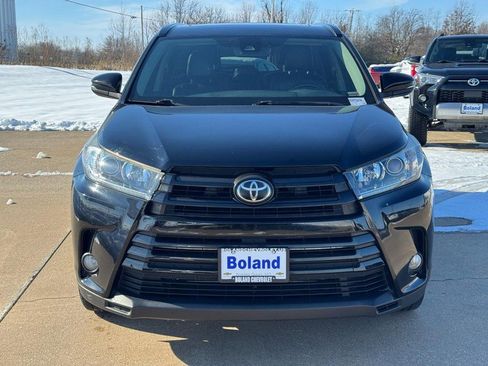 Used 2018 Toyota Highlander SE image 9