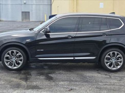 Used 2017 BMW X3 sDrive28i image 3