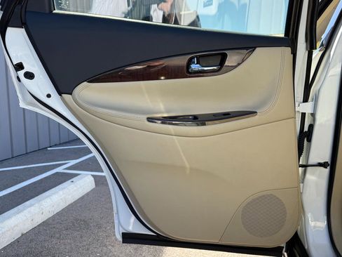 Used 2016 INFINITI QX50 2WD w/ Premium Plus Package image 20