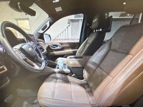Used 2023 Chevrolet Suburban High Country w/ LPO, Illumination Package image 5