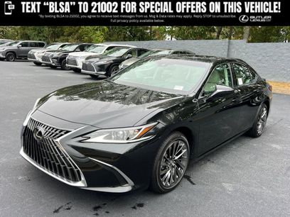 New 2025 Lexus ES 300h w/ Luxury Package