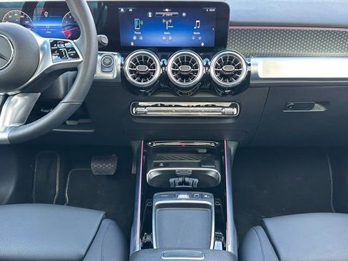Used 2026 Mercedes-Benz GLB 250 4MATIC image 14