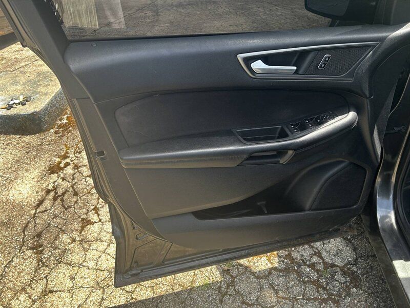 Used 2016 Ford Edge SE AWD/4WD image 30