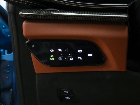 Used 2025 Ferrari Purosangue AWD/4WD image 17