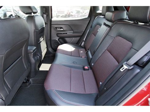 New 2025 Nissan Kicks SR image 7