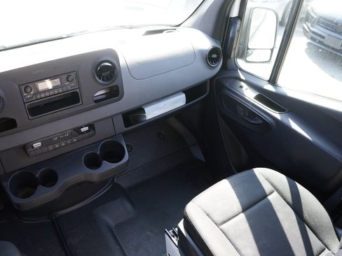 Used 2021 Mercedes-Benz Sprinter 2500 w/ Driver Convenience Package image 25