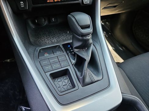Used 2020 Toyota RAV4 LE w/ All Weather Liner Package AWD/4WD image 16