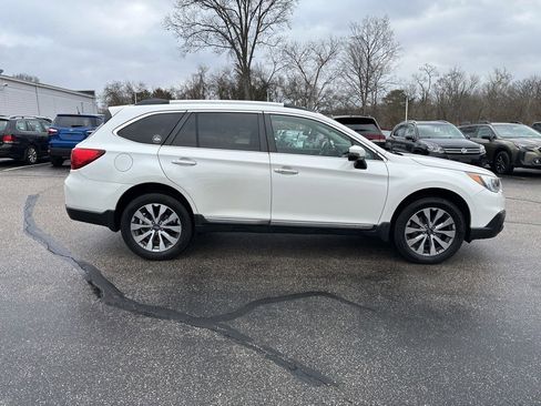 Used 2017 Subaru Outback 2.5i Touring w/ Popular Package #5A image 2