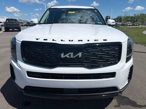 Used 2022 Kia Telluride EX w/ EX Premium Package AWD/4WD image 3