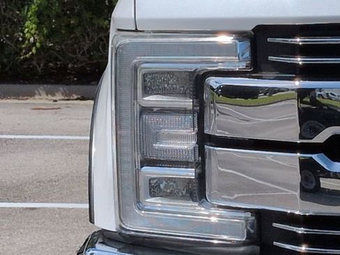 Used 2019 Ford F250 Lariat w/ Lariat Ultimate Package image 10