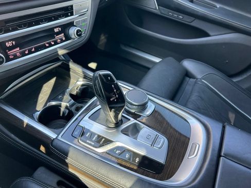 Used 2020 BMW 740i RWD image 24