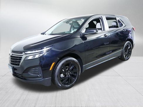 Used 2024 Chevrolet Equinox LS w/ LS Convenience Package AWD/4WD image 3