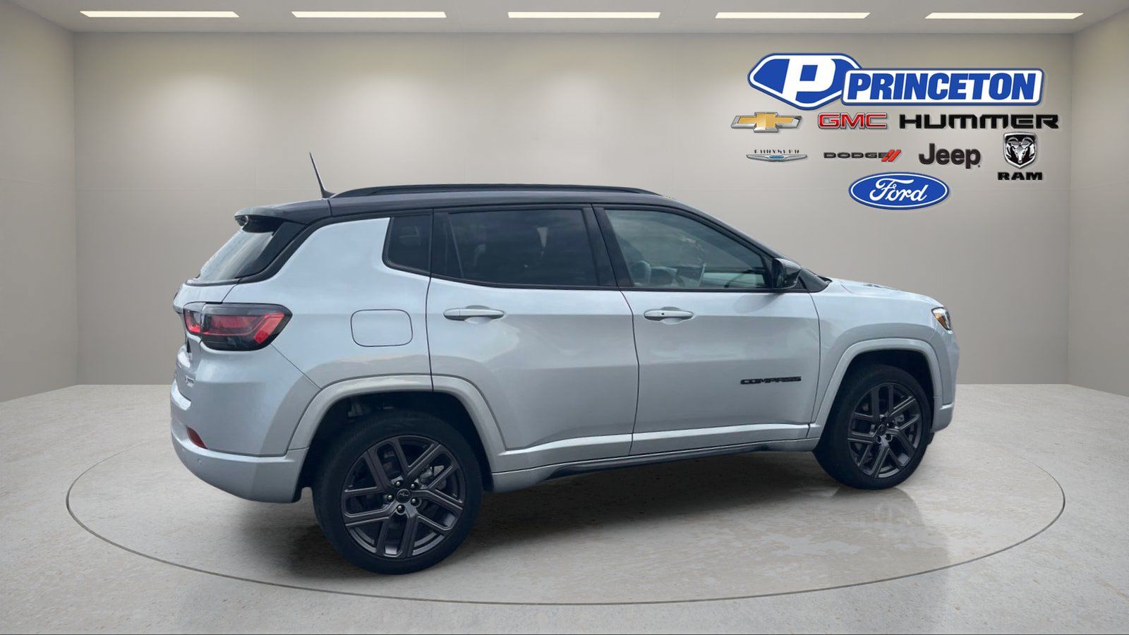 Used 2025 Jeep Compass Limited w/ High Altitude Package AWD/4WD image 8