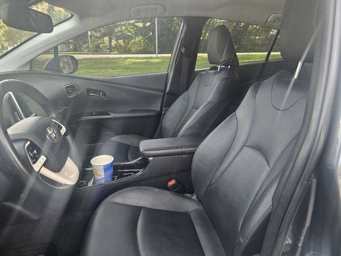 Used 2017 Toyota Prius Prime Advanced image 13