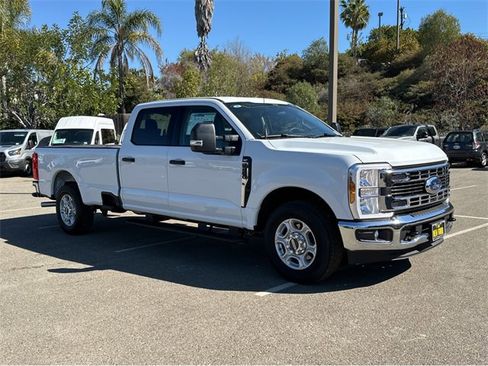 New 2026 Ford F250 XLT w/ F-250 >10K GVWR Package image 3