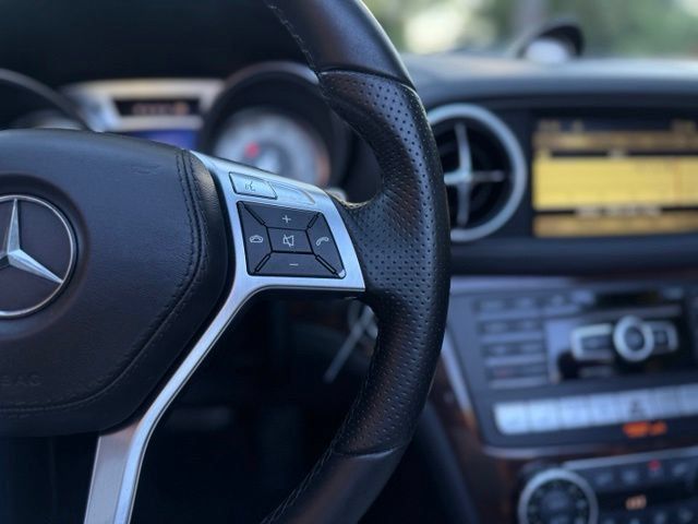 Used 2013 Mercedes-Benz SL 550 image 26