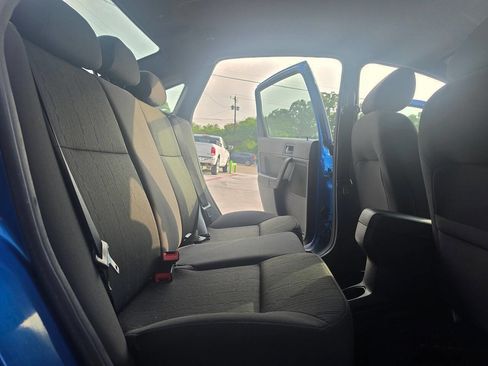 Used 2010 Ford Focus SE FWD image 28