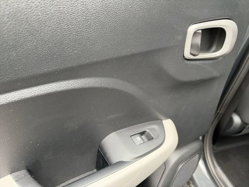 Used 2026 Hyundai Venue SEL FWD image 21