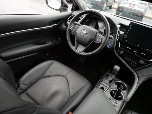 Certified 2023 Toyota Camry XSE w/ Navigation Package image 9