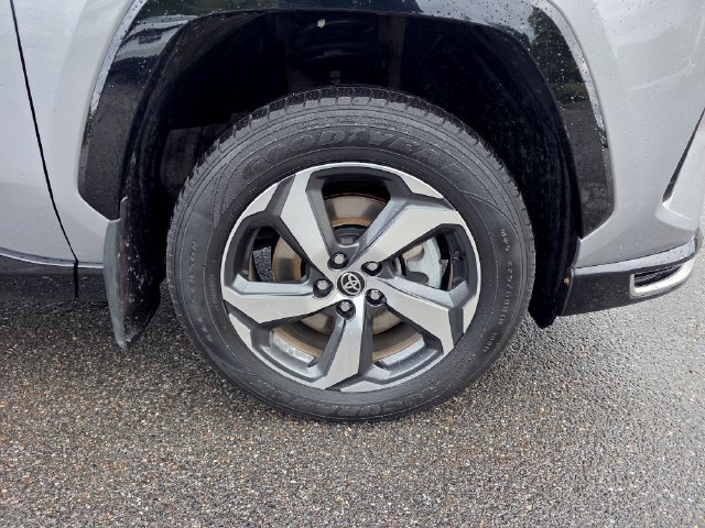Used 2022 Toyota RAV4 SE w/ Weather & Moonroof Package AWD/4WD image 13
