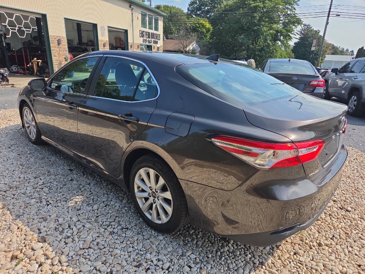 Used 2019 Toyota Camry LE FWD image 5