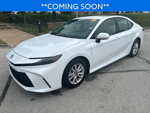 Certified 2025 Toyota Camry LE FWD image 1