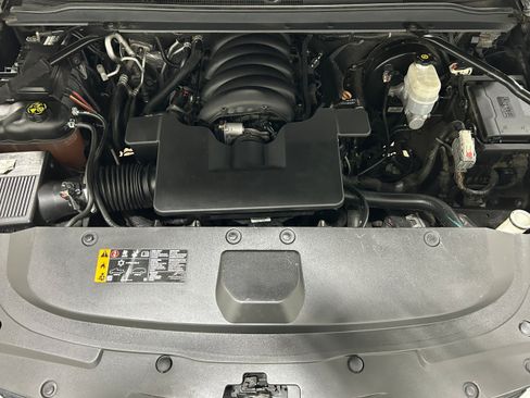 Used 2019 Cadillac Escalade ESV Premium Luxury AWD/4WD image 19