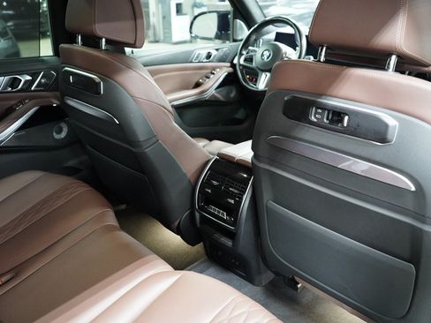 Used 2023 BMW X7 M60i w/ Executive Package AWD/4WD image 20