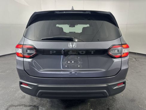 Used 2023 Honda Pilot LX image 7