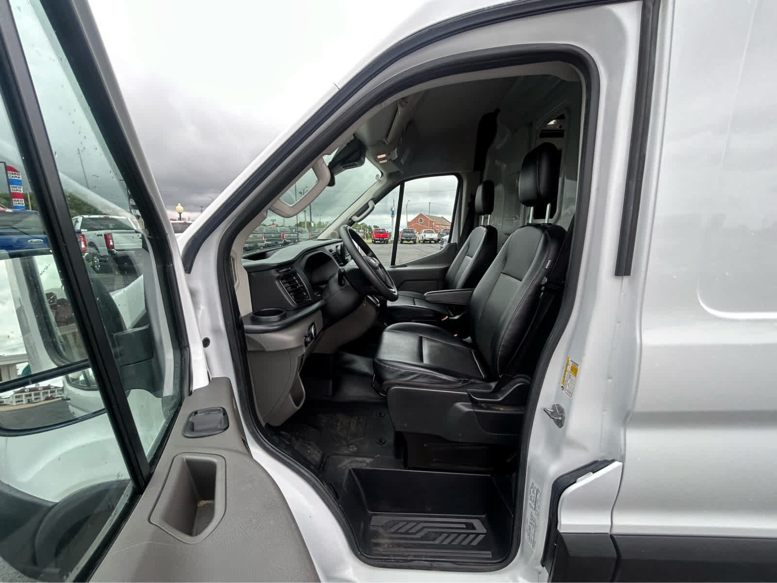 Used 2024 Ford Transit 250 148 Medium Roof w/ Load Area Protection Package RWD image 11