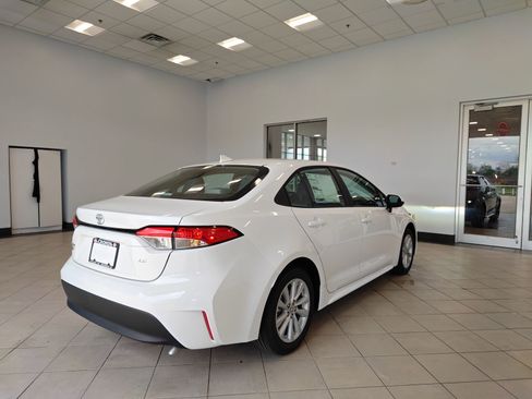 New 2026 Toyota Corolla LE w/ LE Premium Package FWD image 3