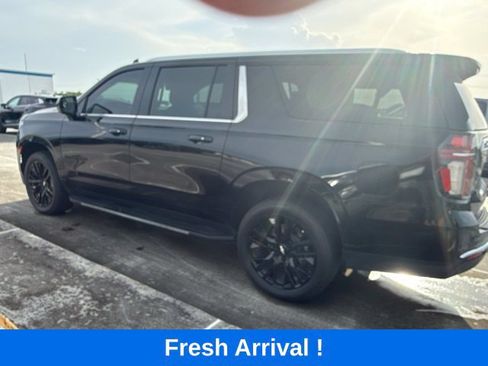Used 2023 Chevrolet Suburban LS AWD/4WD image 18