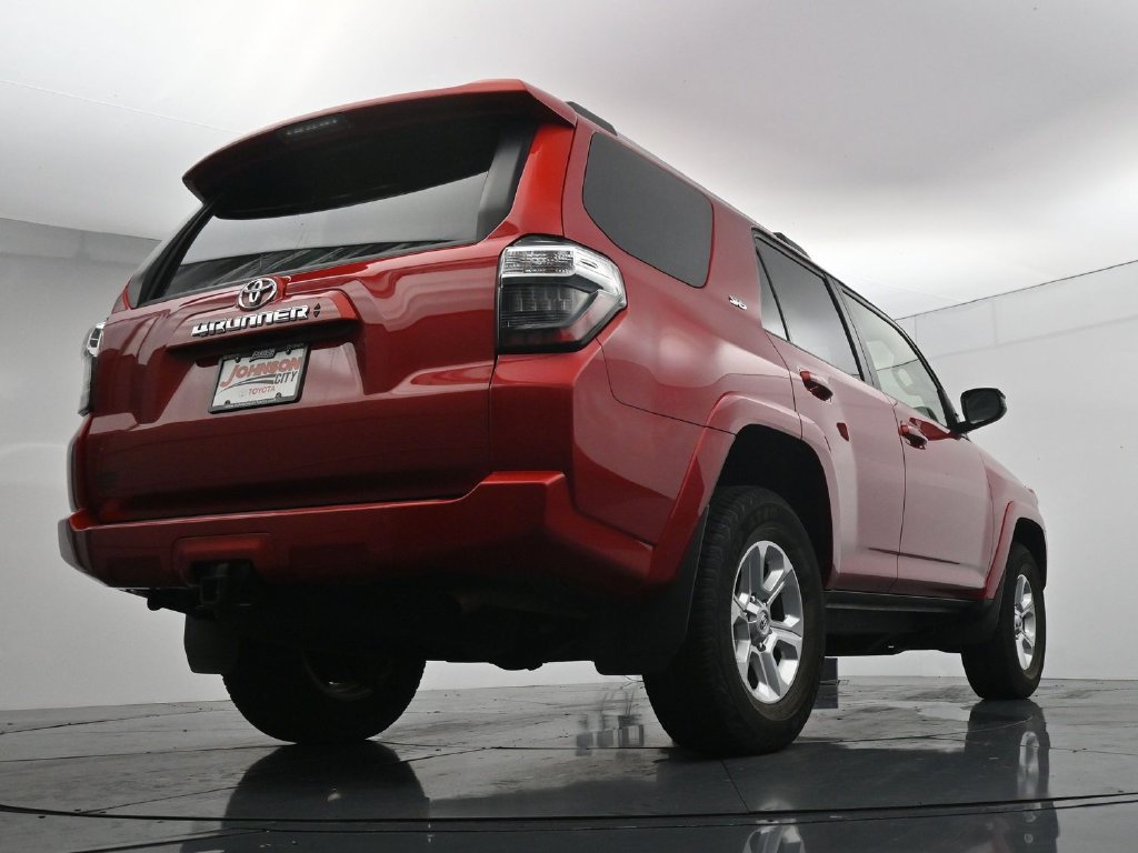 Used 2024 Toyota 4Runner SR5 AWD/4WD image 35
