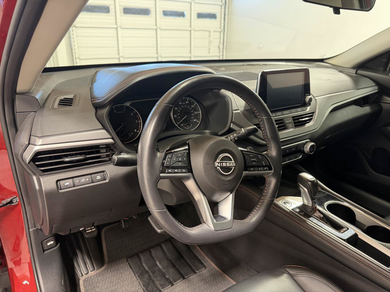 Used 2024 Nissan Altima 2.5 SR FWD image 14