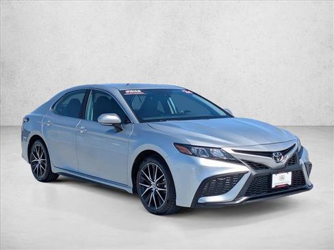 Used 2024 Toyota Camry SE w/ Blackout Package (TMS) FWD image 3