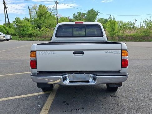 Used 2004 Toyota Tacoma 2WD Xtracab image 5