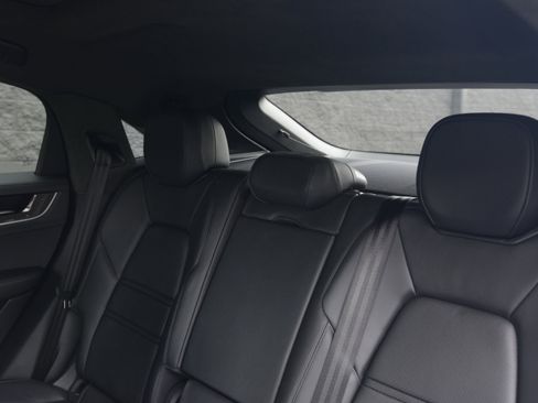 Certified 2025 Porsche Cayenne GTS image 30