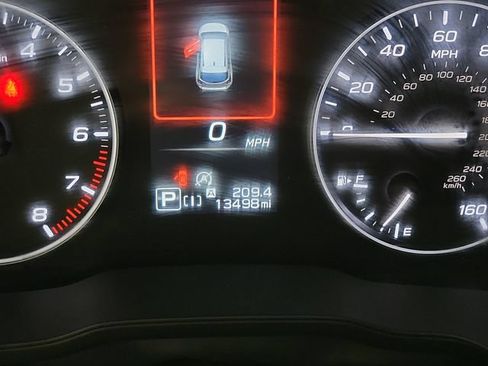 Used 2024 Subaru Crosstrek 2.0i Premium AWD/4WD image 2