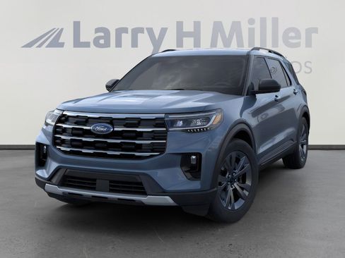 New 2026 Ford Explorer Active w/ Active Comfort Package image 2