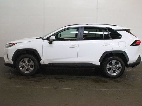 Used 2024 Toyota RAV4 XLE AWD/4WD image 8