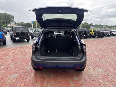 Used 2025 Nissan Kicks SR FWD image 29