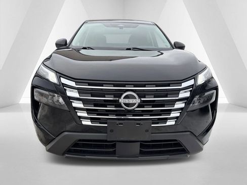 Used 2024 Nissan Rogue S image 2